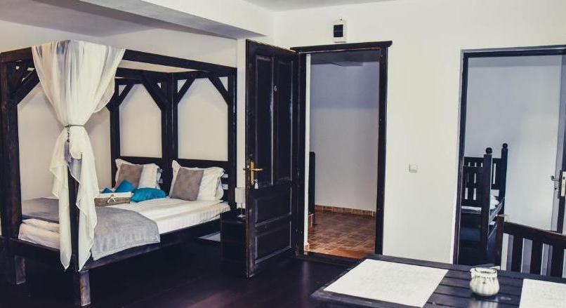 Chosen Pension, on 1,400 sqm land, in a mountain rainbow