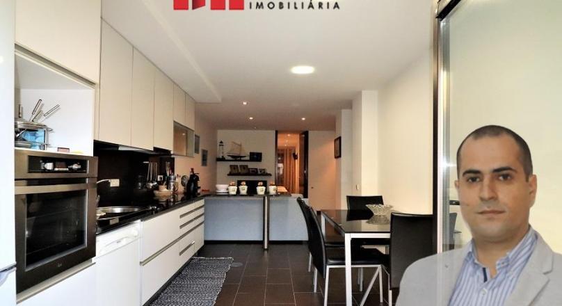 SALE OF SEMI NEW APARTMENT, WITH TERRACE, AVER-O-MAR BEACH, PÓVOA DE VARZIM