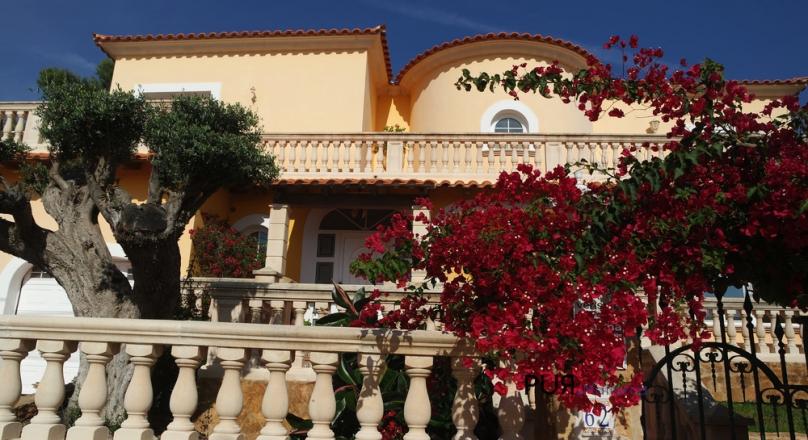 The artist's villa. Much love. A lot of charm. And German construction quality.