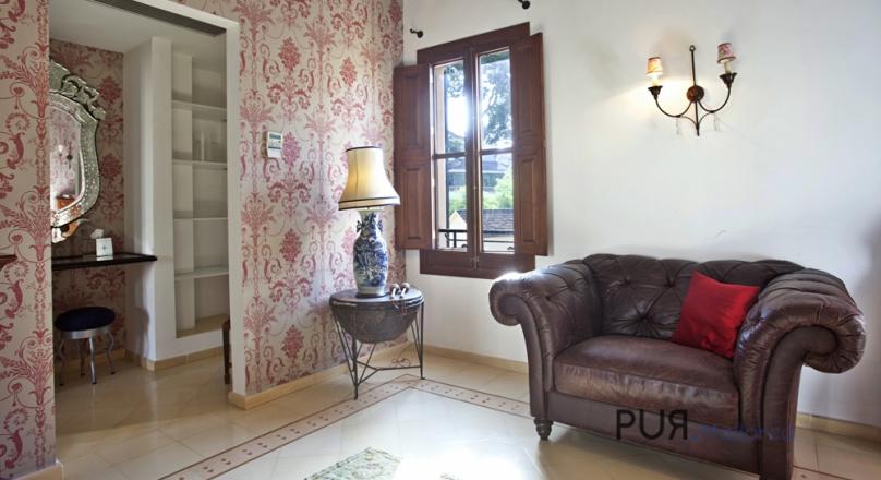 An investment with fun. City hotel. With restaurant.and bar. Correct mallorquin. And stylish.