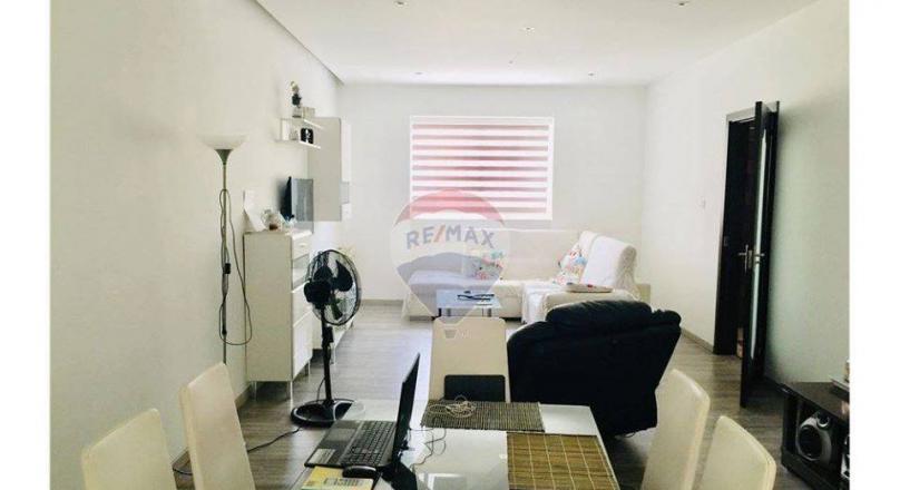 ST : Venera - Terraced House + 4 Car Garage 