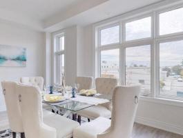 Townhome At The Luxurious Belmont Residences !