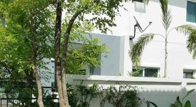 3 bedrooms · 3 bathrooms · House