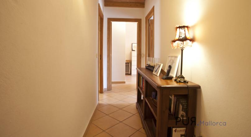 Selva. In the middle of the Tramuntana. Picturesque. The place. The village house. Short way to Inca.