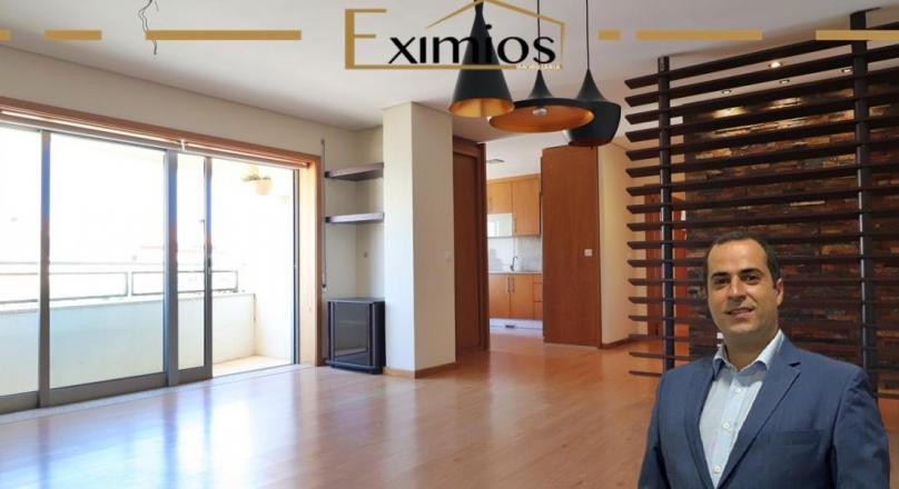 SALE OF MODERN 1 BEDROOM APARTMENT, 2nd LINE OF PRAIA DA AGUDELA, LAVRA