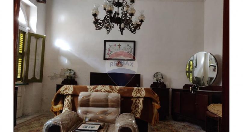 SAFI - Double fronted unconverted townhouse located in the heart of this much sought after tranquil village and close to all amenities