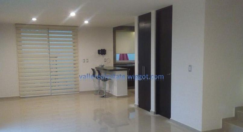 HOUSE OF 2 LEVELS AND 3 BEDROOMS IN EXCLUSIVE FRACC