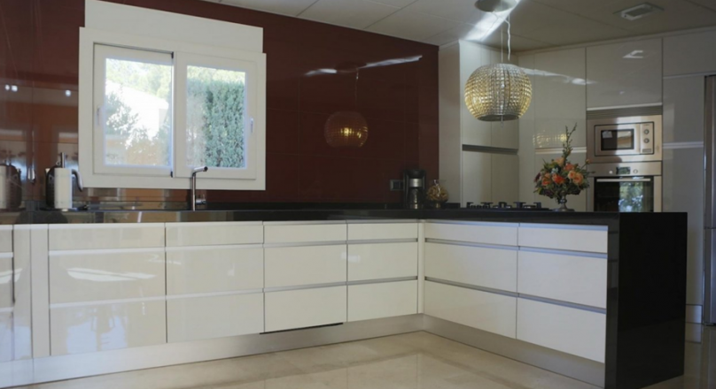 Neoclassical style villa for sale in Benissa with sea views